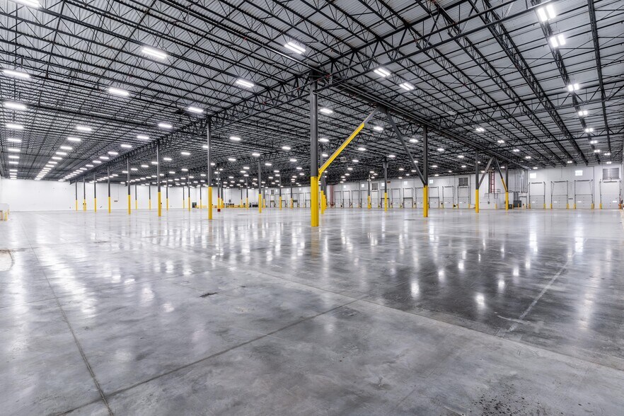 More Photos Of 5150 Oakley Industrial Blvd, Fairburn Distribution For Lease