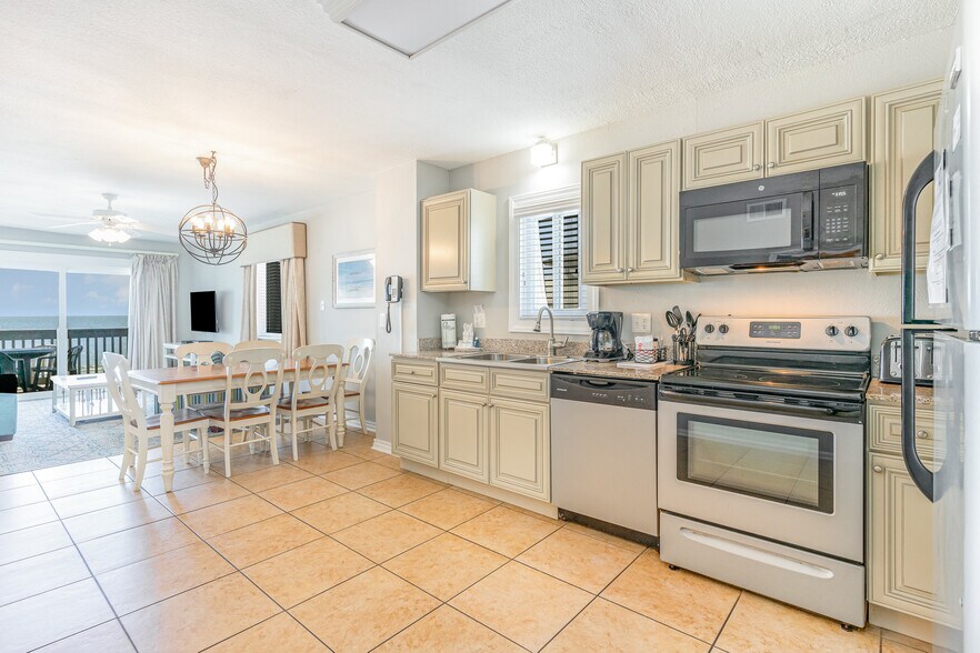 More Photos Of 1011 S Ocean Blvd, Surfside Beach Hotel For Sale