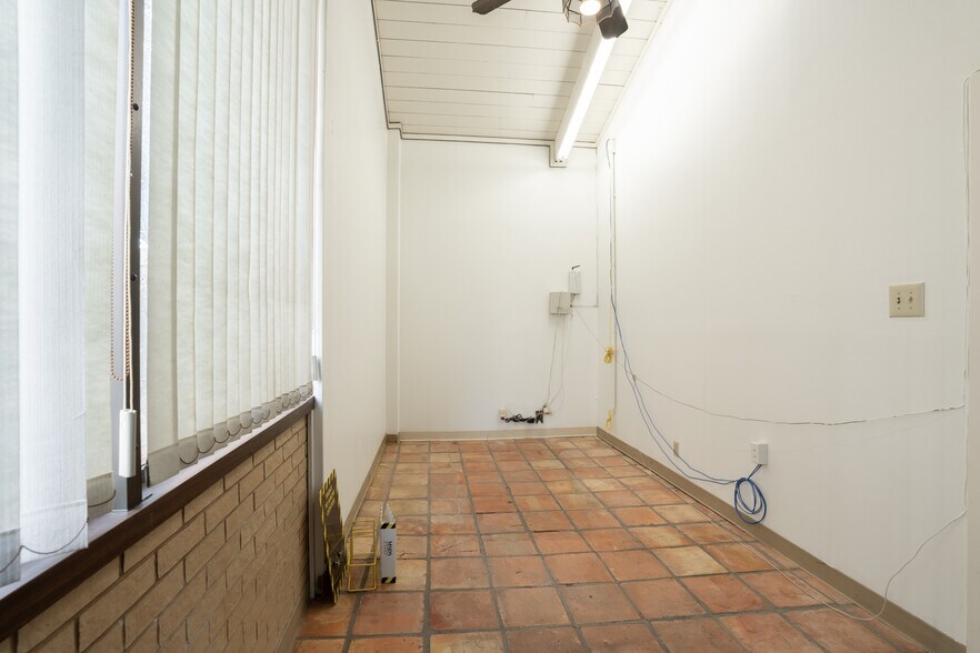 More Photos Of 5102 Salem Ave, Lubbock Medical For Sale