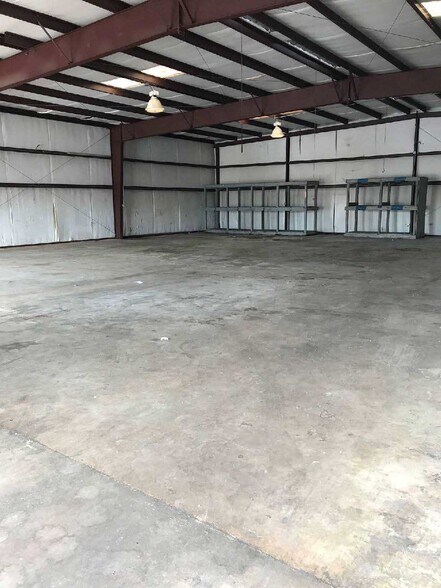 More Photos Of 2624 Wilson Rd, Humble Warehouse For Lease