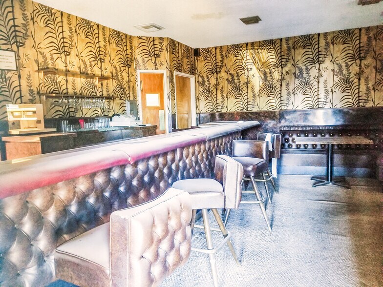 More Photos Of 2147-2159 N Texas St, Fairfield Restaurant For Lease