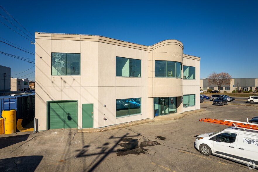 More Photos Of 4000 Boul Le Corbusier, Laval Office For Sale