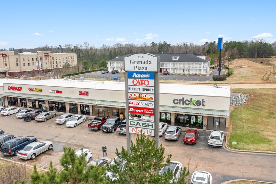 More Photos Of 1550 Jameson Dr, Grenada General Retail For Lease