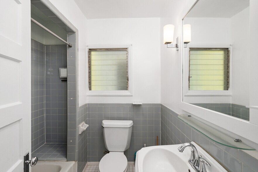 More Photos Of 934 N La Jolla Ave, West Hollywood Apartments For Sale
