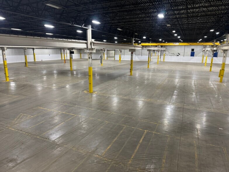 More Photos Of 2380 E Millikin Pky, Decatur Distribution For Lease