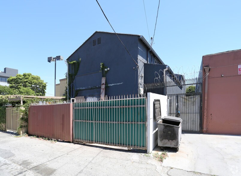 More Photos Of 12015 Venice Blvd, Los Angeles Storefront For Lease
