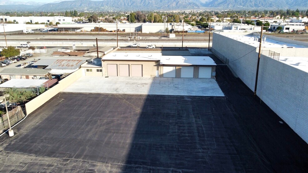 More Photos Of 5045 E State St, Montclair Warehouse For Lease