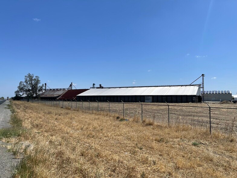 More Photos Of 20500 Main St, Stratford Land For Sale