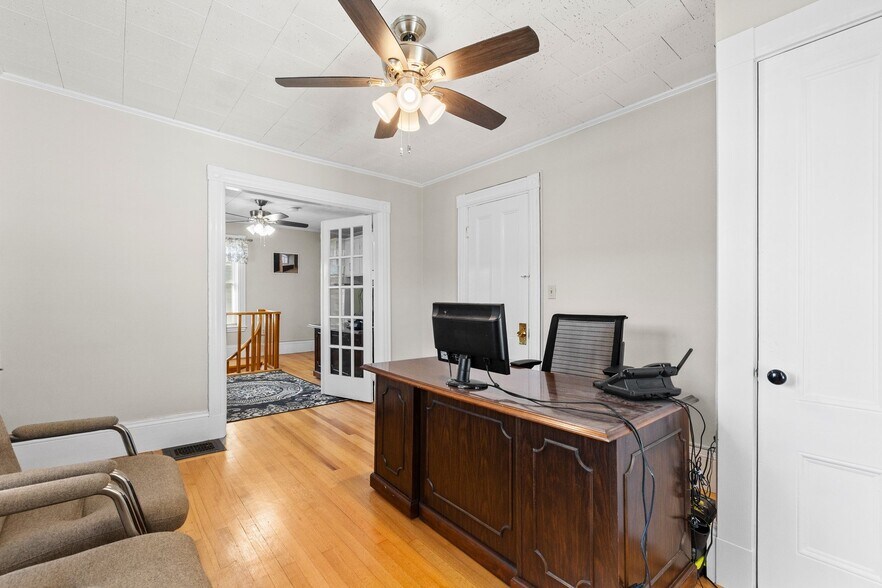More Photos Of 327 Central St, Saugus Office For Sale