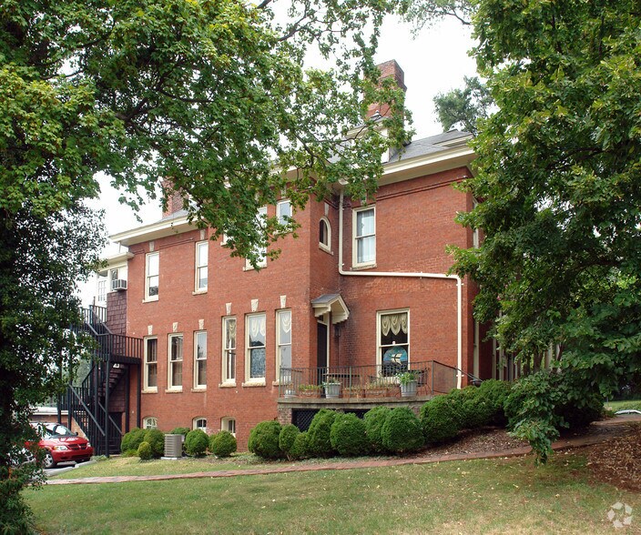 More Photos Of 1110 Brookstown Ave, Winston-Salem Office For Lease