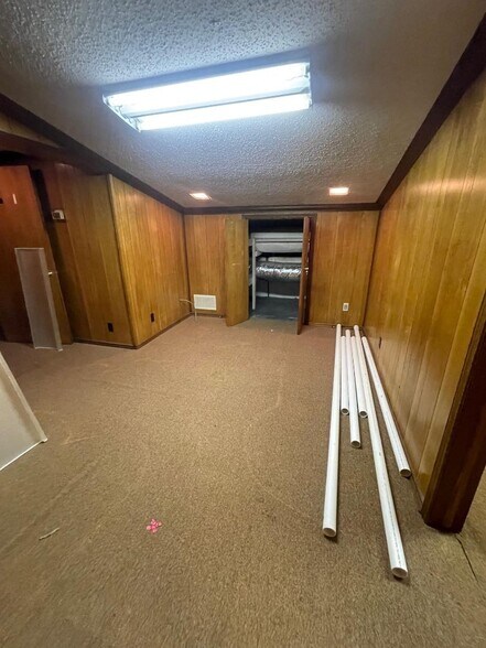 More Photos Of 1315 24th Ave SW, Norman Freestanding For Lease