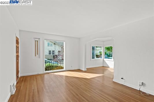 More Photos Of 476 42nd St, Oakland Apartments For Sale