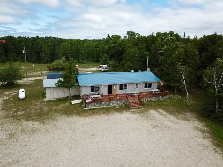 365 E Huron Dr, Bois Blanc Island, MI 49775 Retail