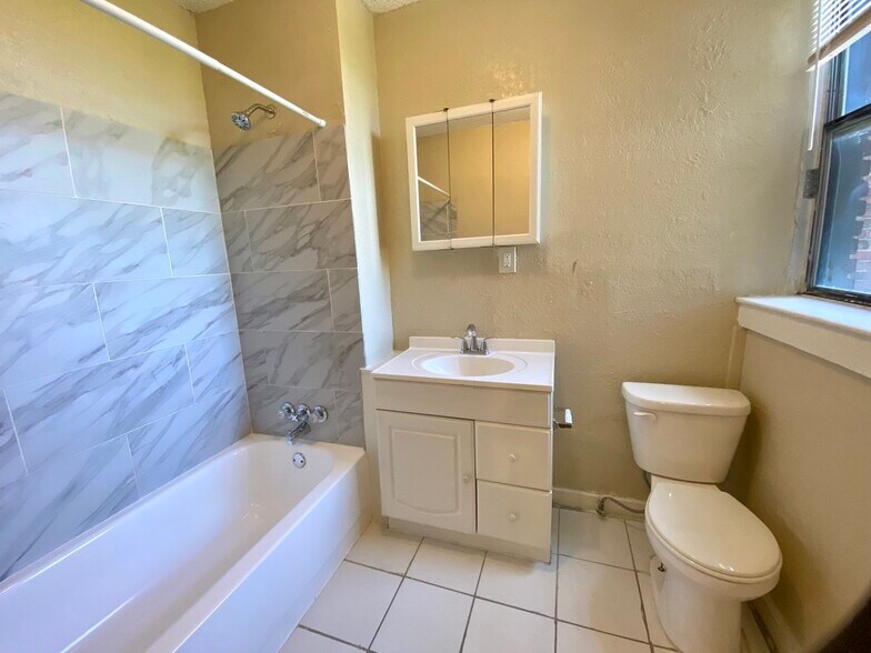 More Photos Of 1614-1620 E Linwood Blvd, Kansas City Apartments For Sale