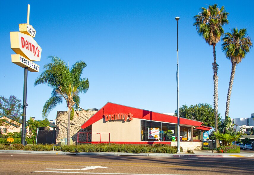 More Photos Of 1601 Rosecrans St, San Diego Restaurant For Lease