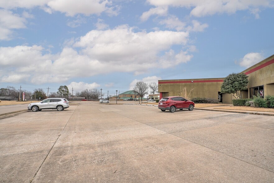 More Photos Of 3100 S Elm Pl, Broken Arrow Medical For Lease