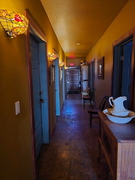 More Photos Of 305 Columbia Ave, Goldfield Bar For Sale