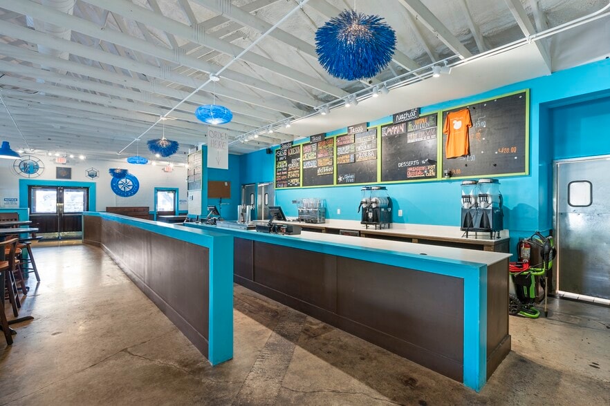 More Photos Of 341 Johnnie Dodds Blvd, Mount Pleasant Restaurant For Sale