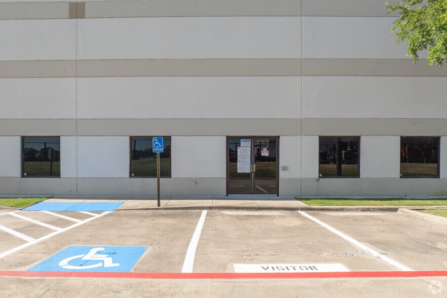 More Photos Of 3501 Sandshell Dr, Fort Worth Warehouse For Lease