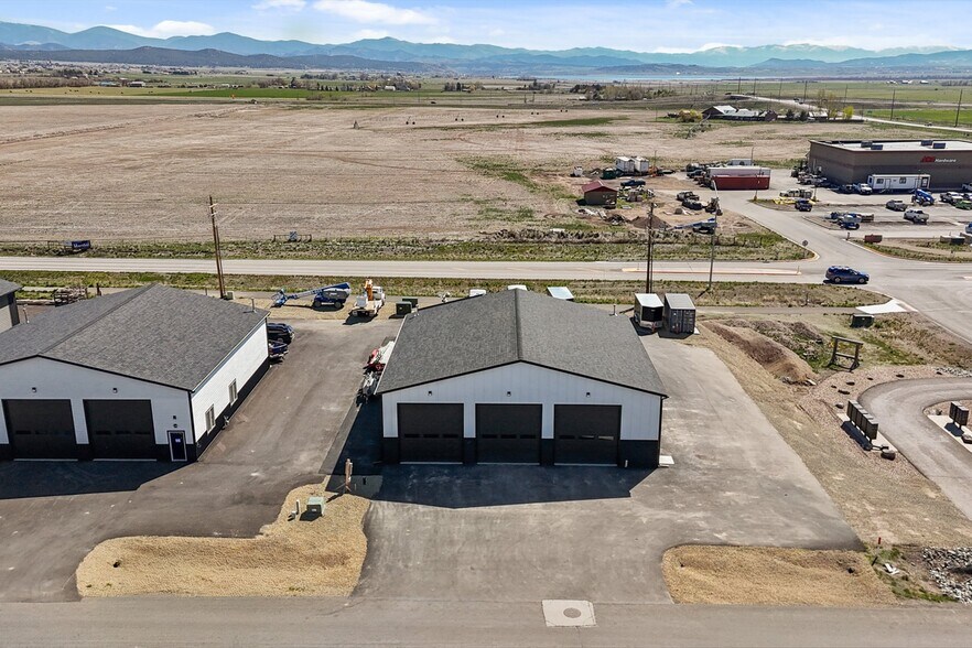 Primary Photo Of 7535 Roughsawn Dr, Helena Showroom For Lease