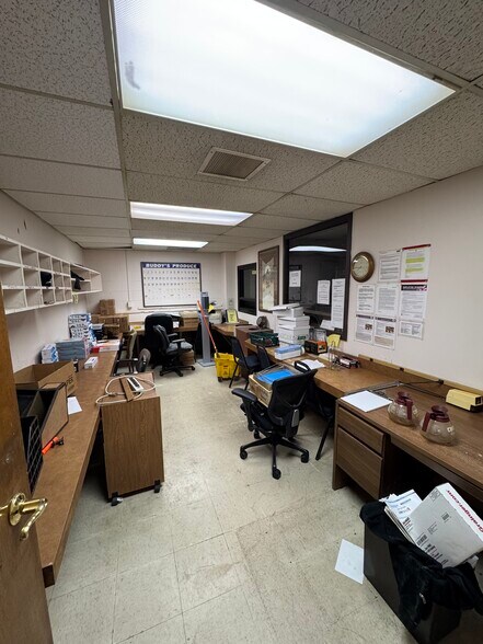 More Photos Of 8716 SE 15th St, Oklahoma City Distribution For Sale