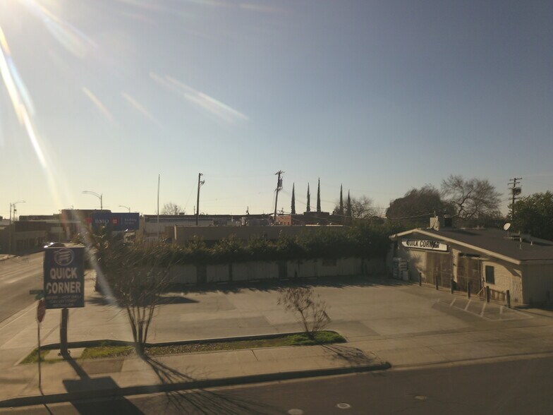 More Photos Of 357 E Tulare St, Dinuba Convenience Store For Sale