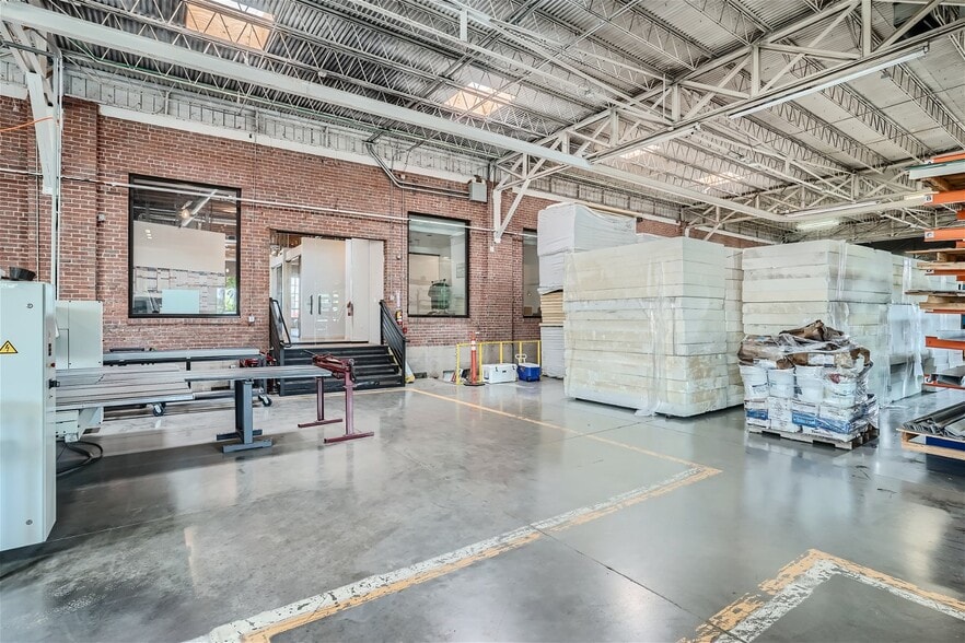 More Photos Of 389 S Lipan St, Denver Warehouse For Sale
