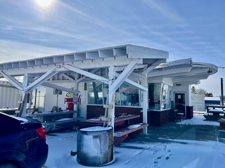 More Photos Of 262 E Whalen, Guernsey Specialty For Sale