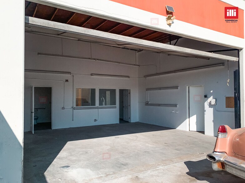 More Photos Of 7650 Sepulveda Blvd, Van Nuys Service For Lease