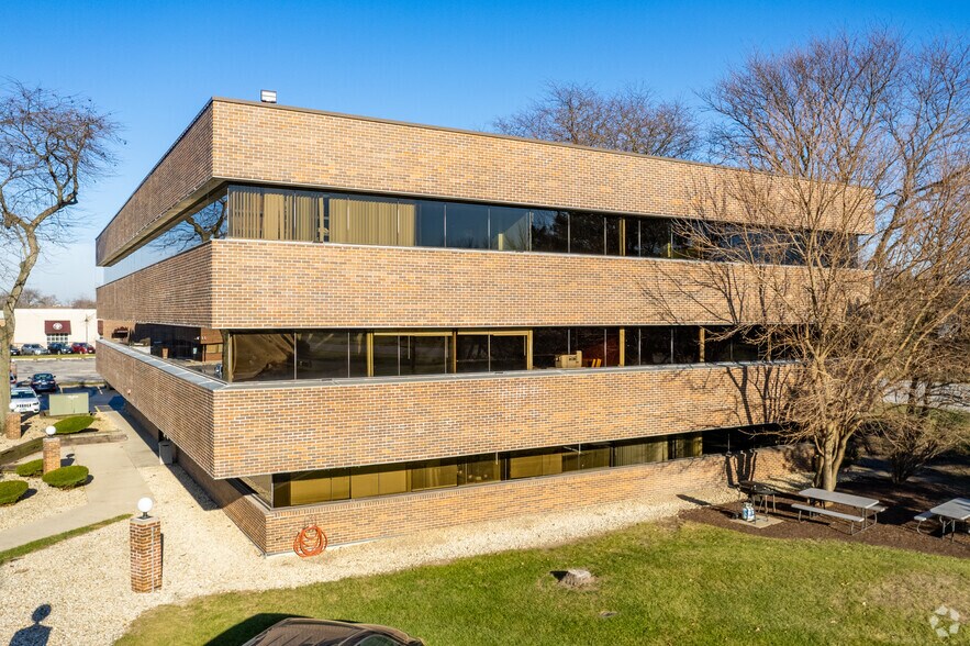 More Photos Of 20280 Governors Dr, Olympia Fields Unknown For Lease