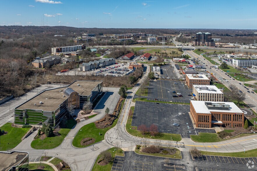 More Photos Of 6480 Rockside Woods Blvd, Independence Office For Lease