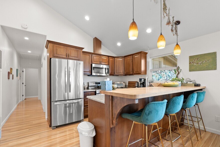 More Photos Of 420 Capitola Road Ext, Santa Cruz Apartments For Sale