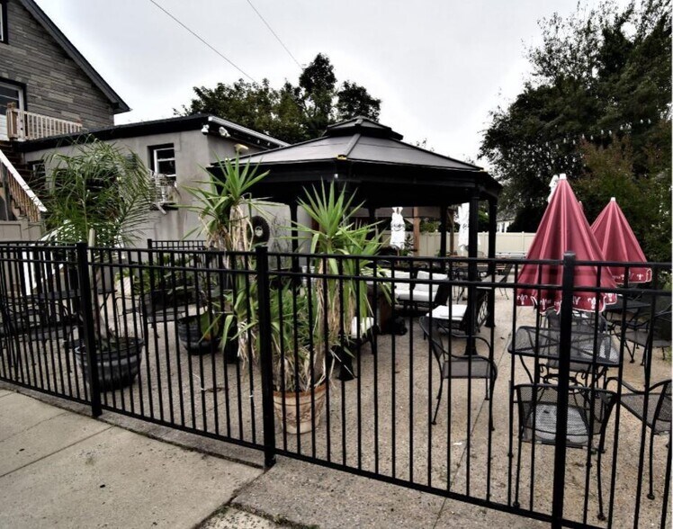 More Photos Of 148 W Broad St, Burlington Restaurant For Lease