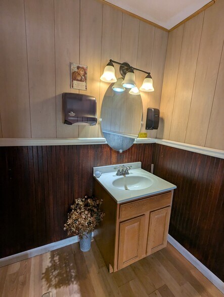 More Photos Of 17 Main St, Ballston Lake Restaurant For Lease