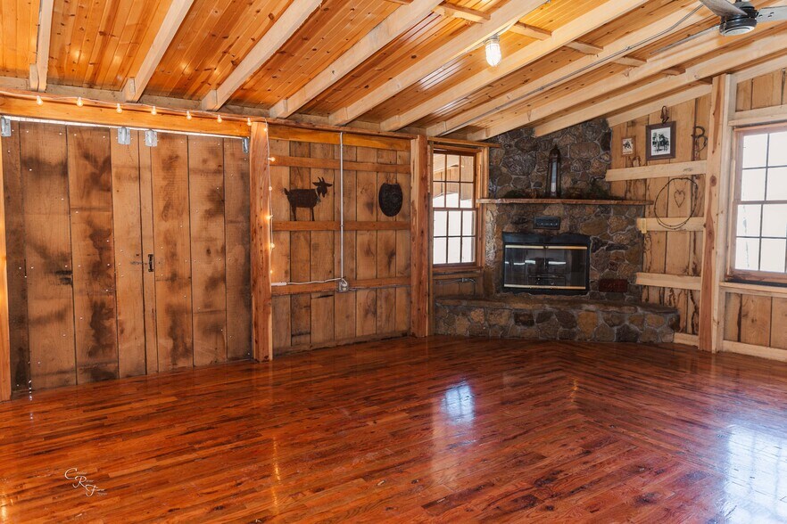 More Photos Of 22413 Highway C, Lawson Specialty For Sale