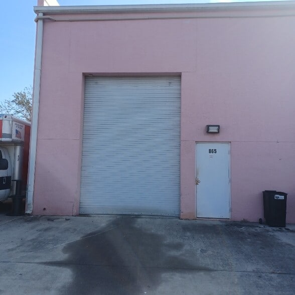 More Photos Of 865 S Kings Hwy, Fort Pierce Industrial For Sale