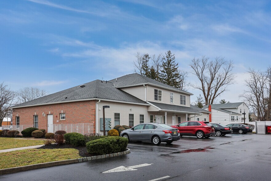 More Photos Of 551 Newman Springs Rd, Lincroft Office Residential For Lease