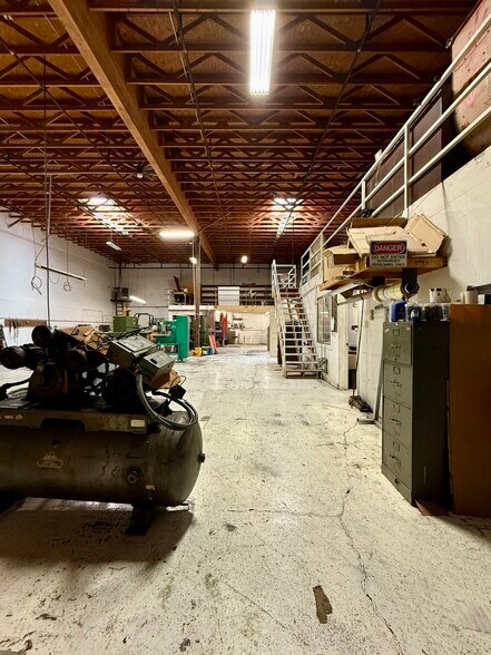 More Photos Of 110 Spring Hill Dr, Grass Valley Manufacturing For Sale