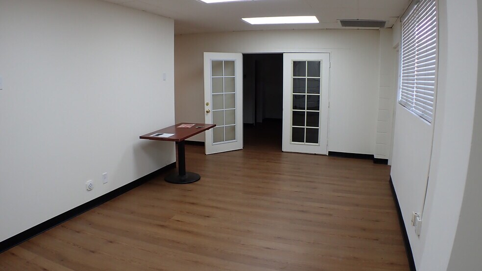 More Photos Of 519 S Flower St, Burbank Warehouse For Lease