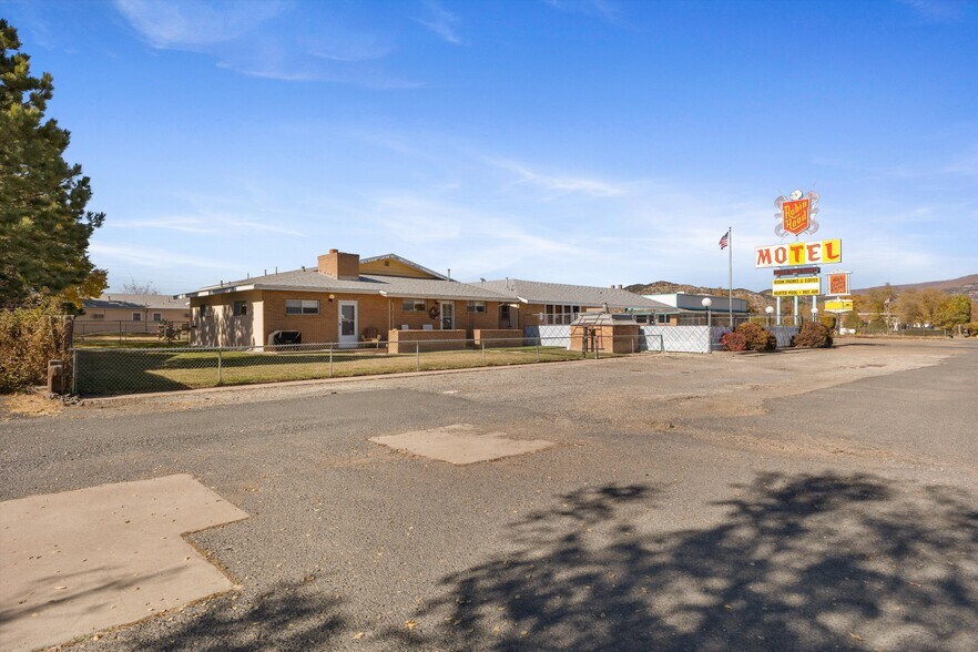 Primary Photo Of 1354 S 2nd St, Raton Hotel For Sale