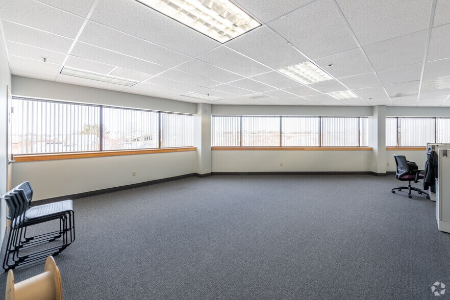 More Photos Of 2 Corporate Pl, Middletown Office For Lease