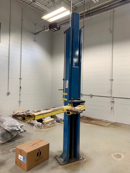 More Photos Of 855 E Grand Ave, Lake Villa Auto Dealership For Lease