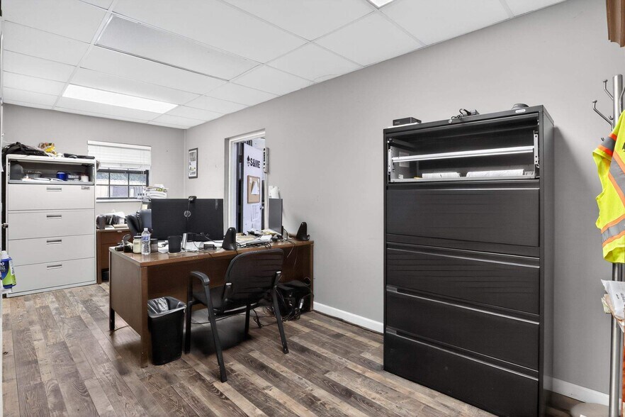 More Photos Of 4739 Singleton Station Rd, Louisville Industrial For Sale