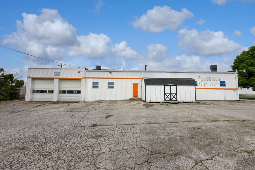More Photos Of 1475 Carlisle Rd, York General Retail For Sale