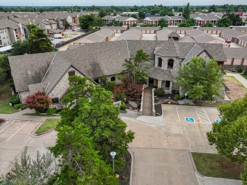 More Photos Of 4242 N Meridian Ave, Oklahoma City Office For Sale