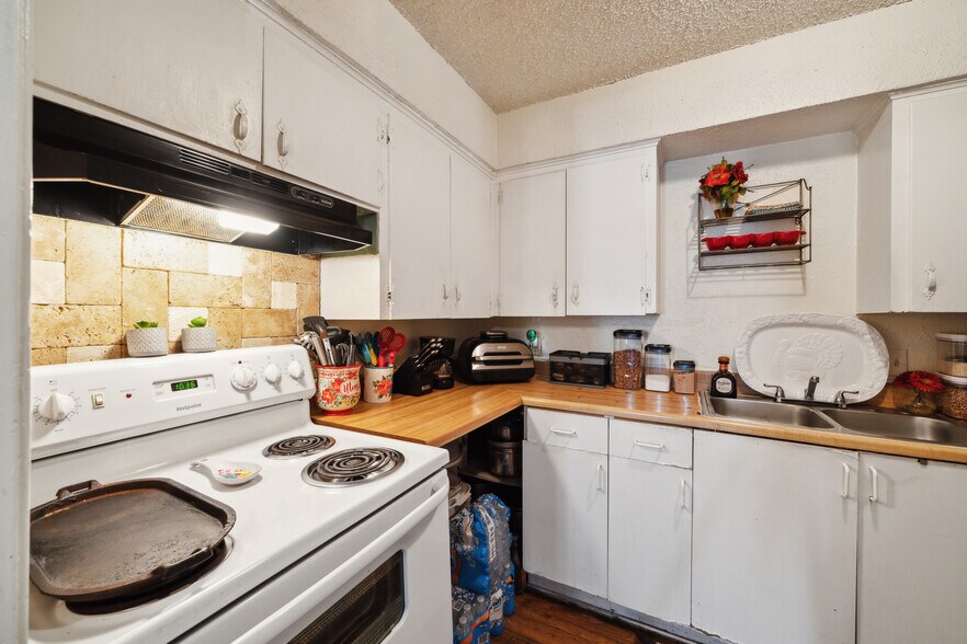 More Photos Of 2621-2625 Webb Chapel Ext, Dallas Apartments For Sale