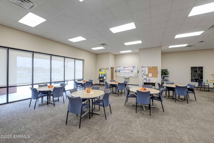 More Photos Of 2000 Highway 19 N, Meridian Office For Sale