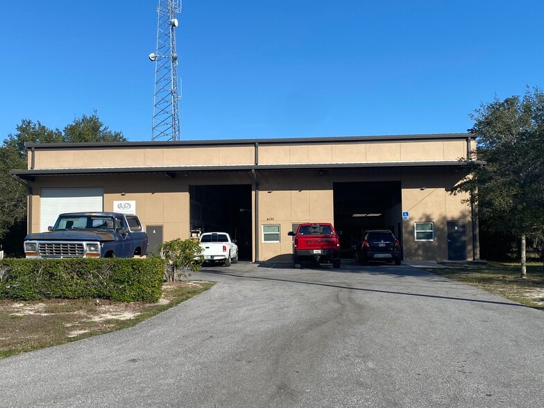 More Photos Of 4195 Corporate Ct, Palm Harbor Warehouse For Lease