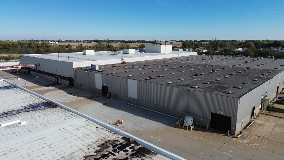 Primary Photo Of 200 E 90th St, Davenport Warehouse For Lease