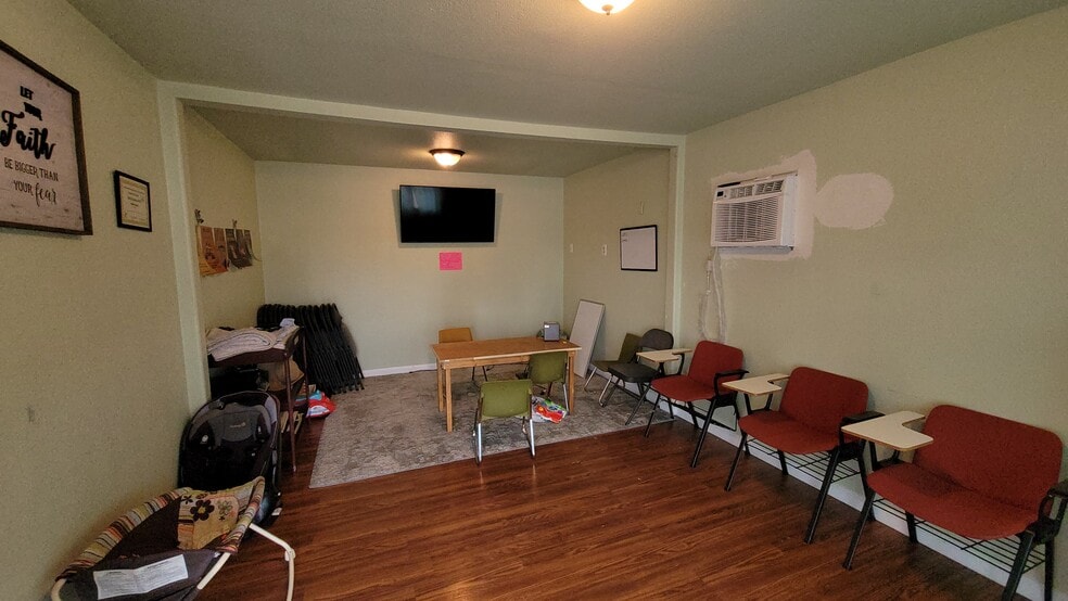 More Photos Of 1806 Solano St, Corning General Retail For Sale